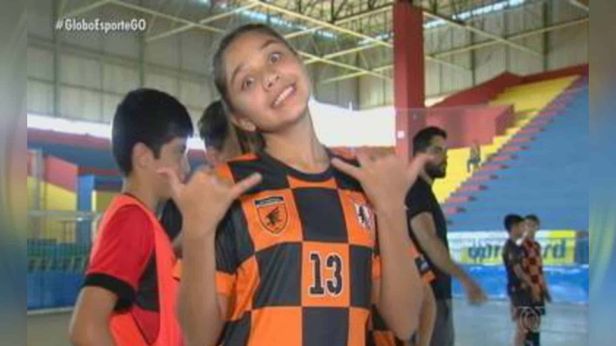 Picsart_22-08-25_15-54-49-277 Família ganha liminar na Justiça para garota jogar torneio de futsal entre os meninos
