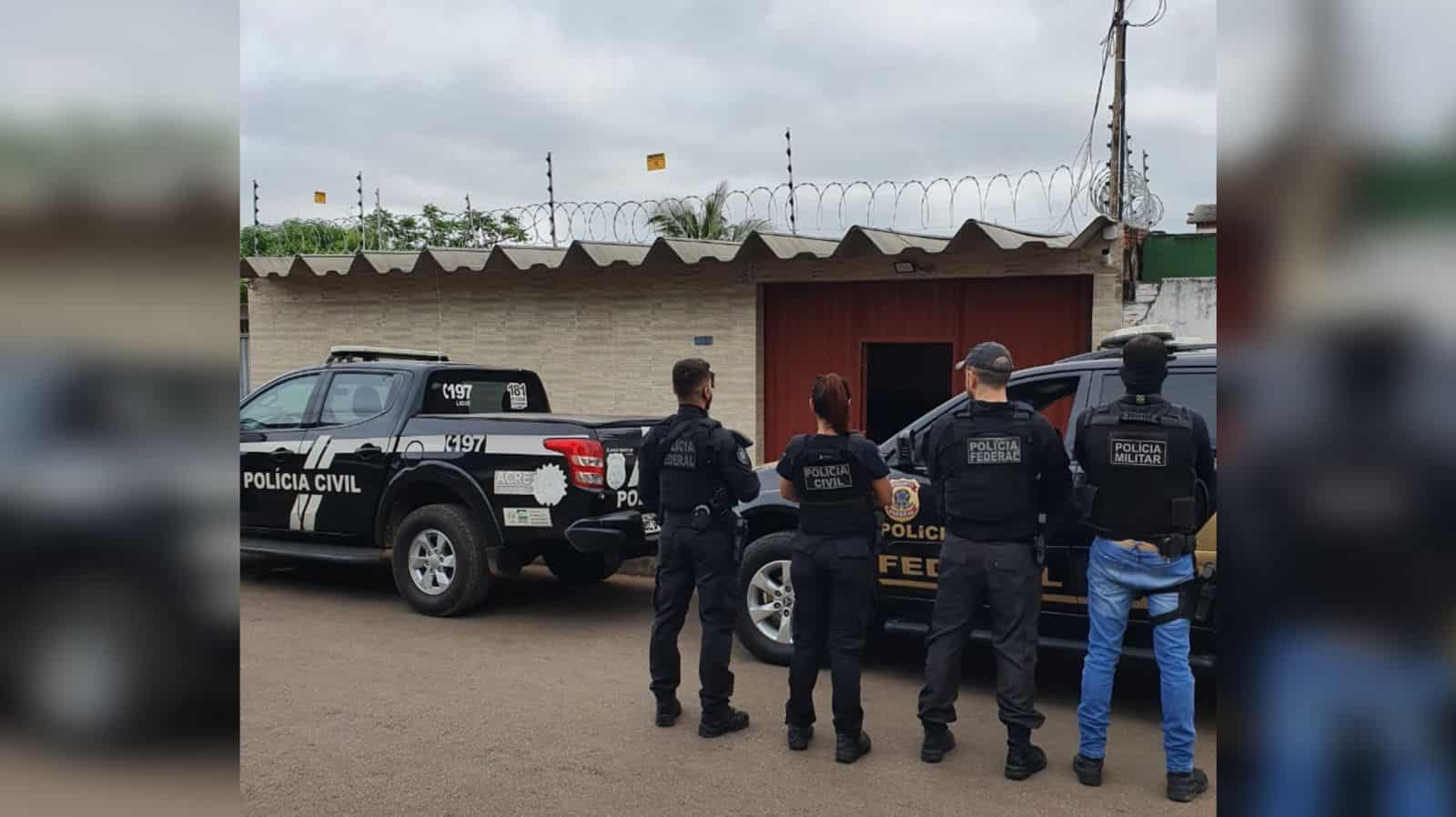 WhatsApp Image 2022-08-06 at 13.07.50 No total, 16 policiais participaram do cumprimento de dois mandados de busca e apreensão na casa de Leão.