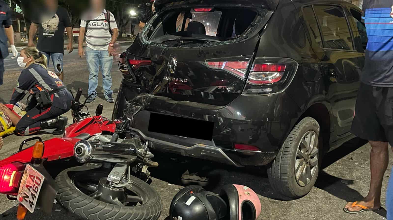 WhatsApp Image 2022-08-18 at 00.17.24 Motocicleta CB 250 e o veículo Sandero envolvidos no acidente. Foto: Ecos da Notícia