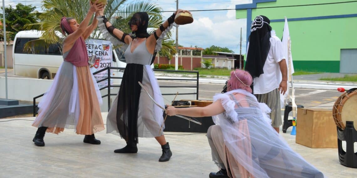 cortejo-hibrido-visse-e-versa-teatro-3-1140×570 cortejo-hibrido-visse-e-versa-teatro-3-1140x570