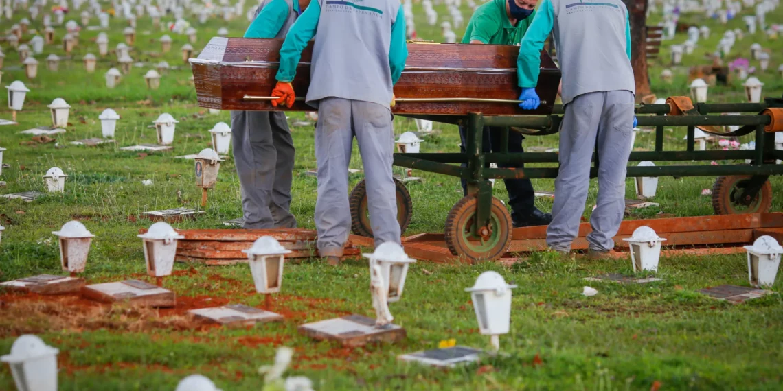 covid-cemiterio-campo-da-esperanca-sergio-lima-12-mar-2021-scaled-1-1-1140×570 covid-cemiterio-campo-da-esperanca-sergio-lima-12-mar-2021-scaled-1-1-1140x570