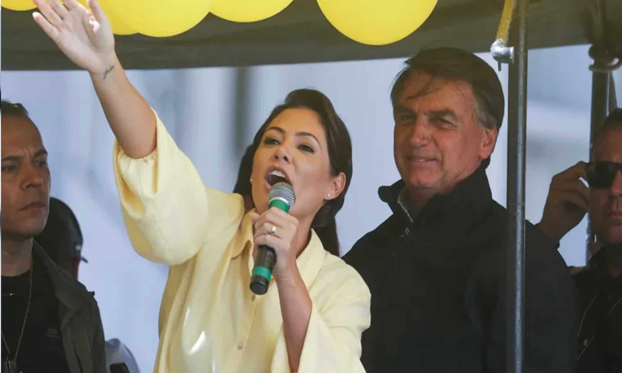 07 Primeira-dama Michelle Bolsonaro discursa durante comício eleitoral em Juiz de Fora
Ricardo Moraes/Reuters