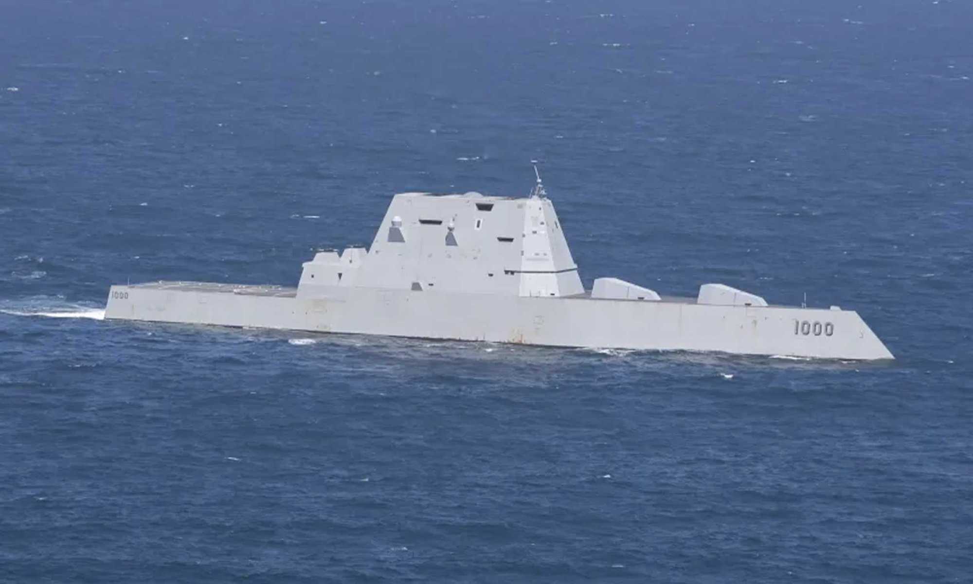 Destroier de mísseis guiados da classe Zumwalt USS Zumwalt (DDG 1000) navega pelo Oceano Pacífico
Seaman Christopher Sypert/U.S. Navy/Cover Images/Reuters