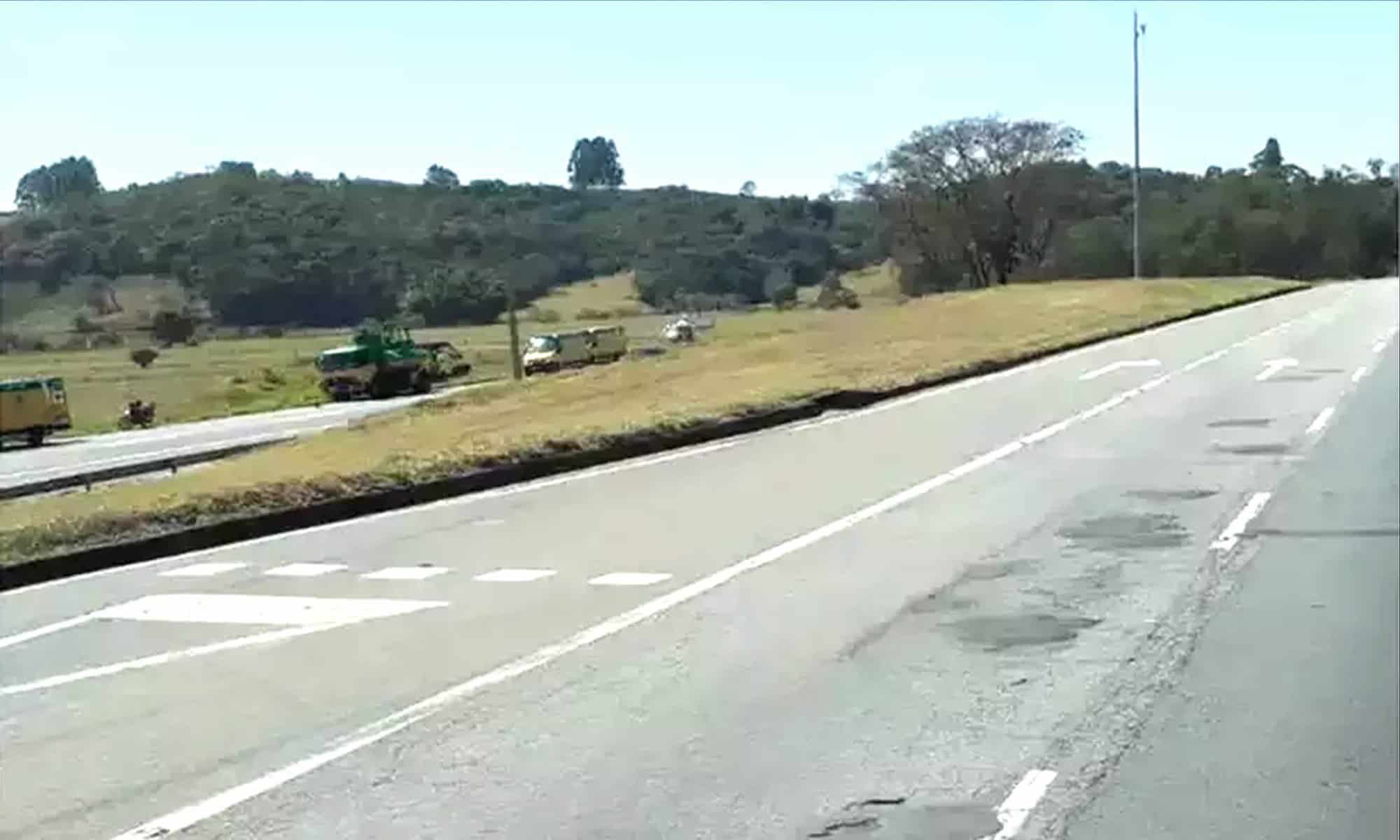 12 Equipes de resgate do Samu e da concessionária prestaram os primeiros socorros. Foto: reprodução