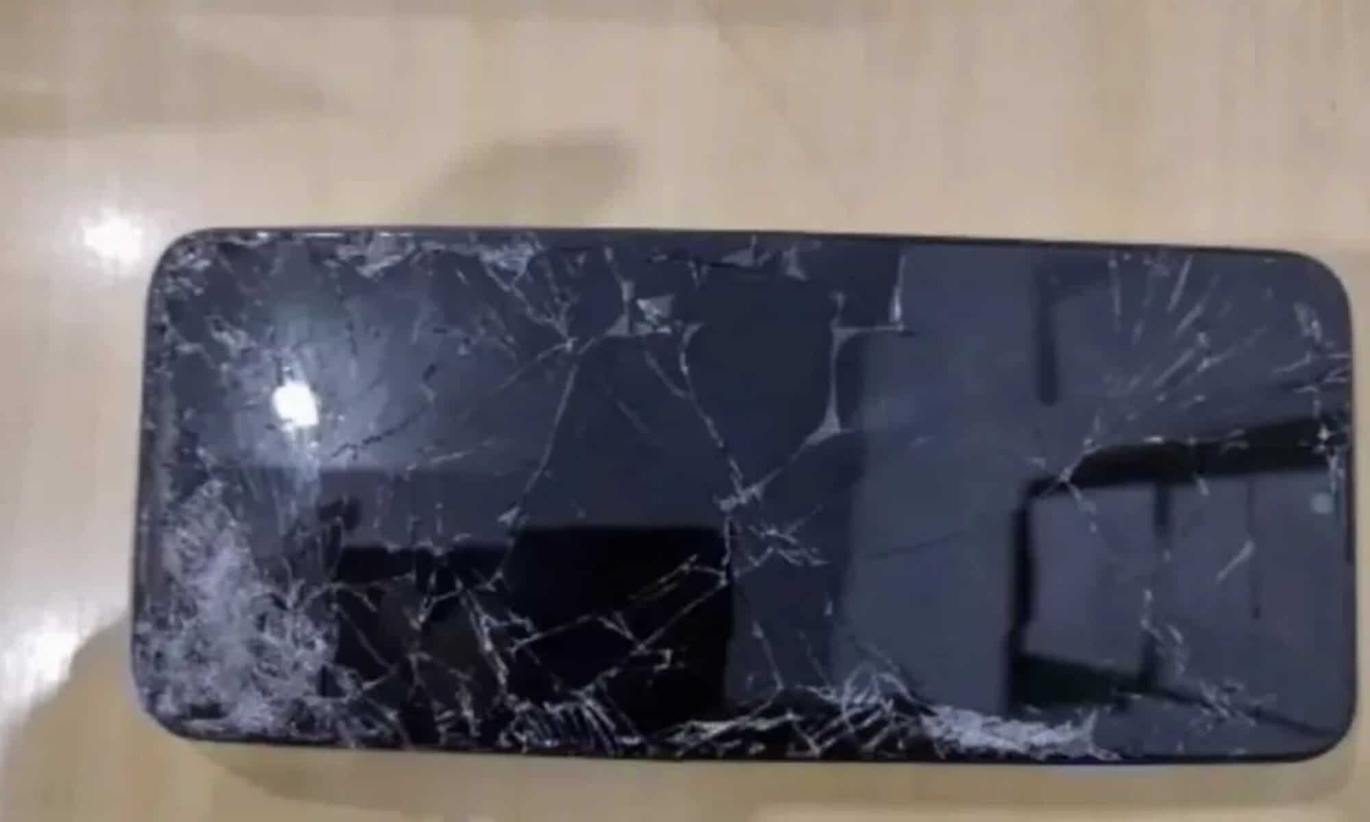 Adolescente agride a mãe e quebra celular em SC - Foto: Divulgação/PM