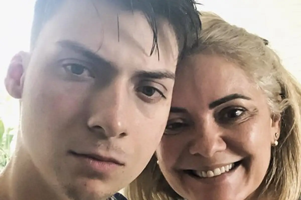 ANA-CRISTINA-VALE-JAIR-RENAN-BOLSONARO-2021-002.jpg-e1630155808305 ANA-CRISTINA-VALE-JAIR-RENAN-BOLSONARO-2021-002.jpg-e1630155808305