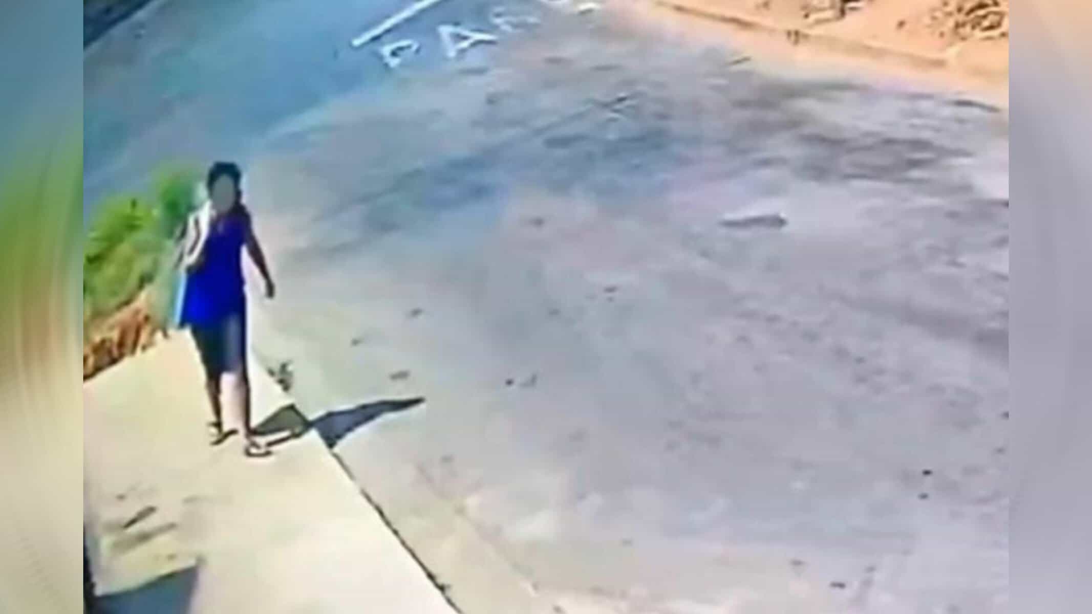 Picsart_22-09-15_18-18-27-420 Imagens de um circuito mostram uma mulher com uma caixa, onde estaria a criança — Foto: Reprodução / Redes sociais