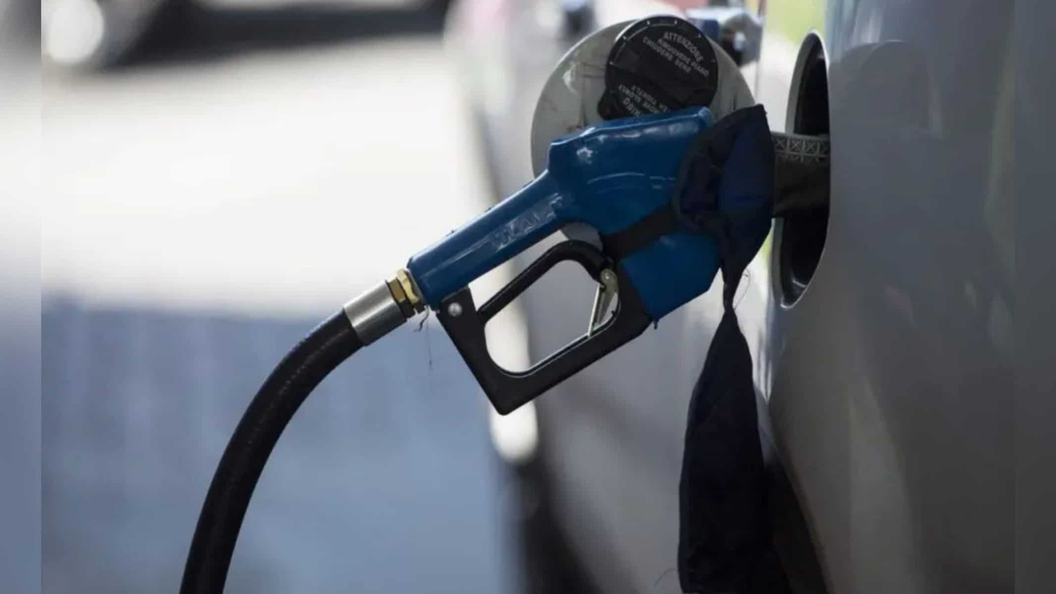 Entram hoje (7) em vigor os novos preços da gasolina e do óleo diesel. O reajuste da gasolina é de 3%. Já o aumento do diesel será de 6%. (Marcelo Camargo/Agência Brasil)