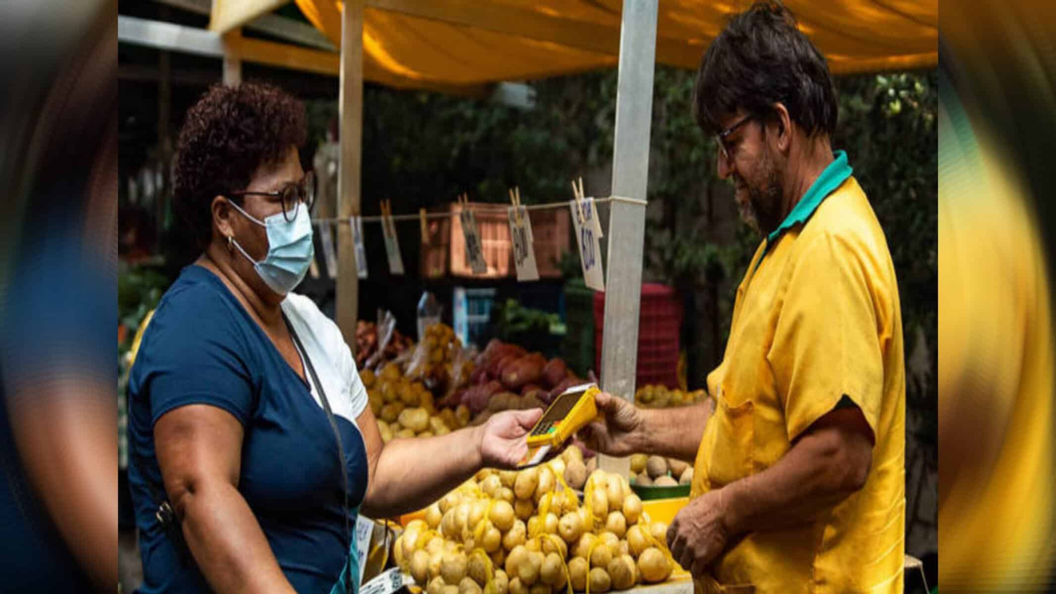 Picsart_22-09-28_17-29-54-923 Juro médio do rotativo do cartão é o maior desde agosto de 2017
EDU GARCIA/R7 - 20.04.2022