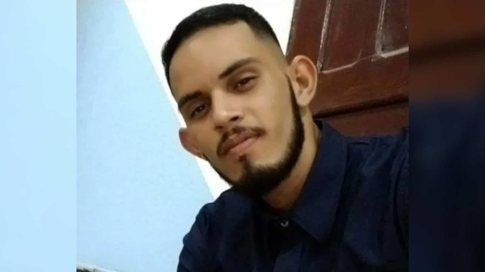 Jovem de 27 anos que caiu dentro de prensa no AC vai ter que amputar as duas pernas — Foto: Arquivo pessoal