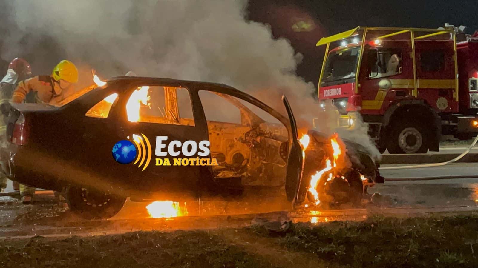 Corsa Sedan Maxx pegando fogo na Amadeo Barbosa. Foto: James Silva/Ecos da Notícia