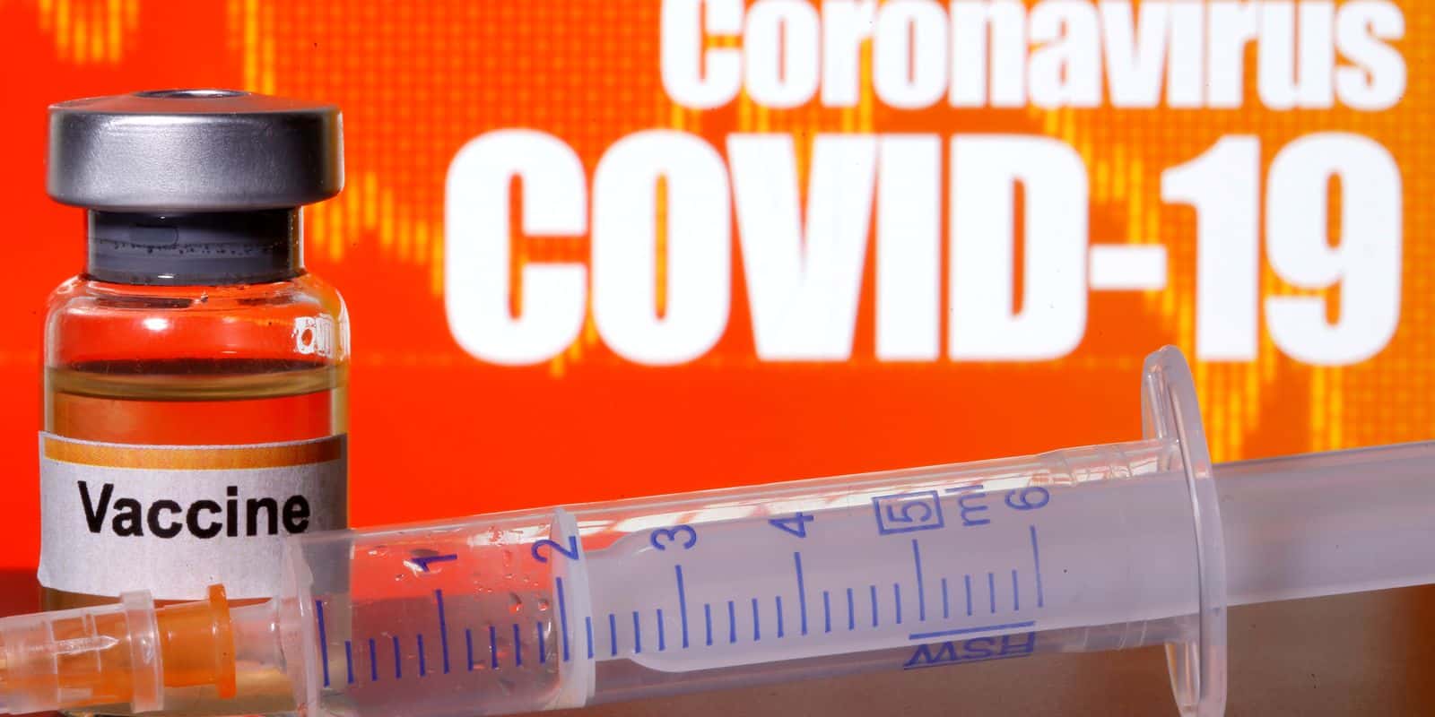 Frasco rotulado como vacina contra Covid-19 em foto de ilustração
10/04/2020 REUTERS/Dado Ruvic/Illustration