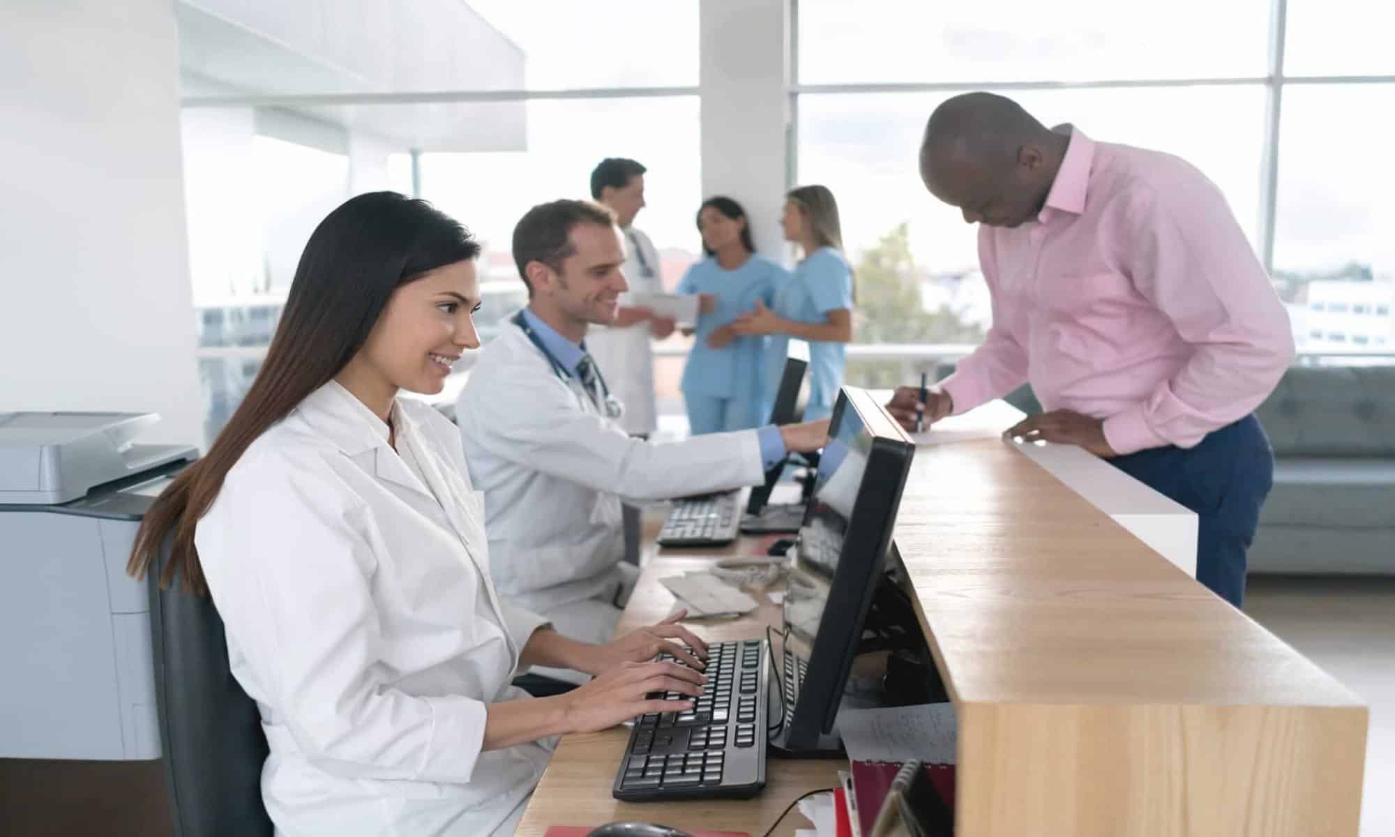 Há vagas para atendente de consultório médico. Foto: reprodução