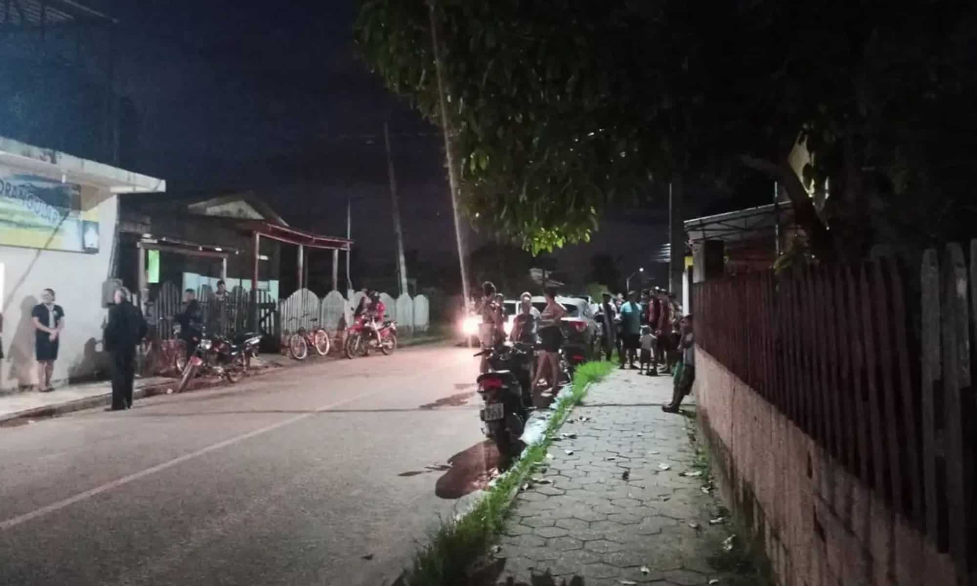 10 A ação dos bandidos contra os policiais assustaram os moradores locais. Foto: do site OAltoAcre