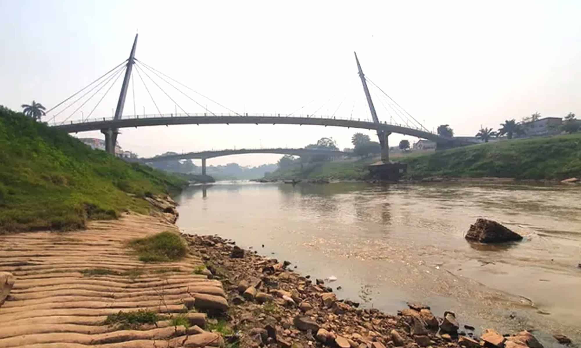 11 Rio Acre voltou a registrar a menor cota da história neste sábado, 1,26 metro — Foto: reprodução