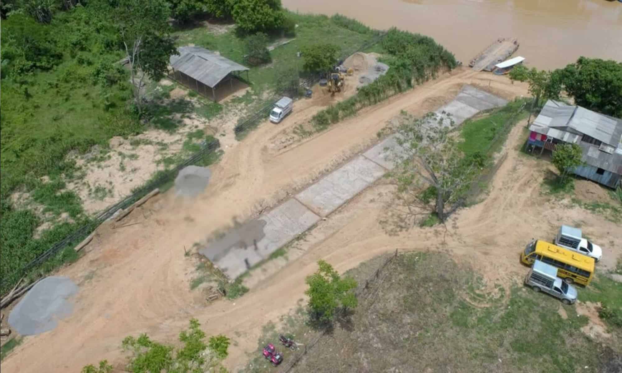 17 Concretagem de rampa de acesso em Porto Acre. Foto: Rafael Dias