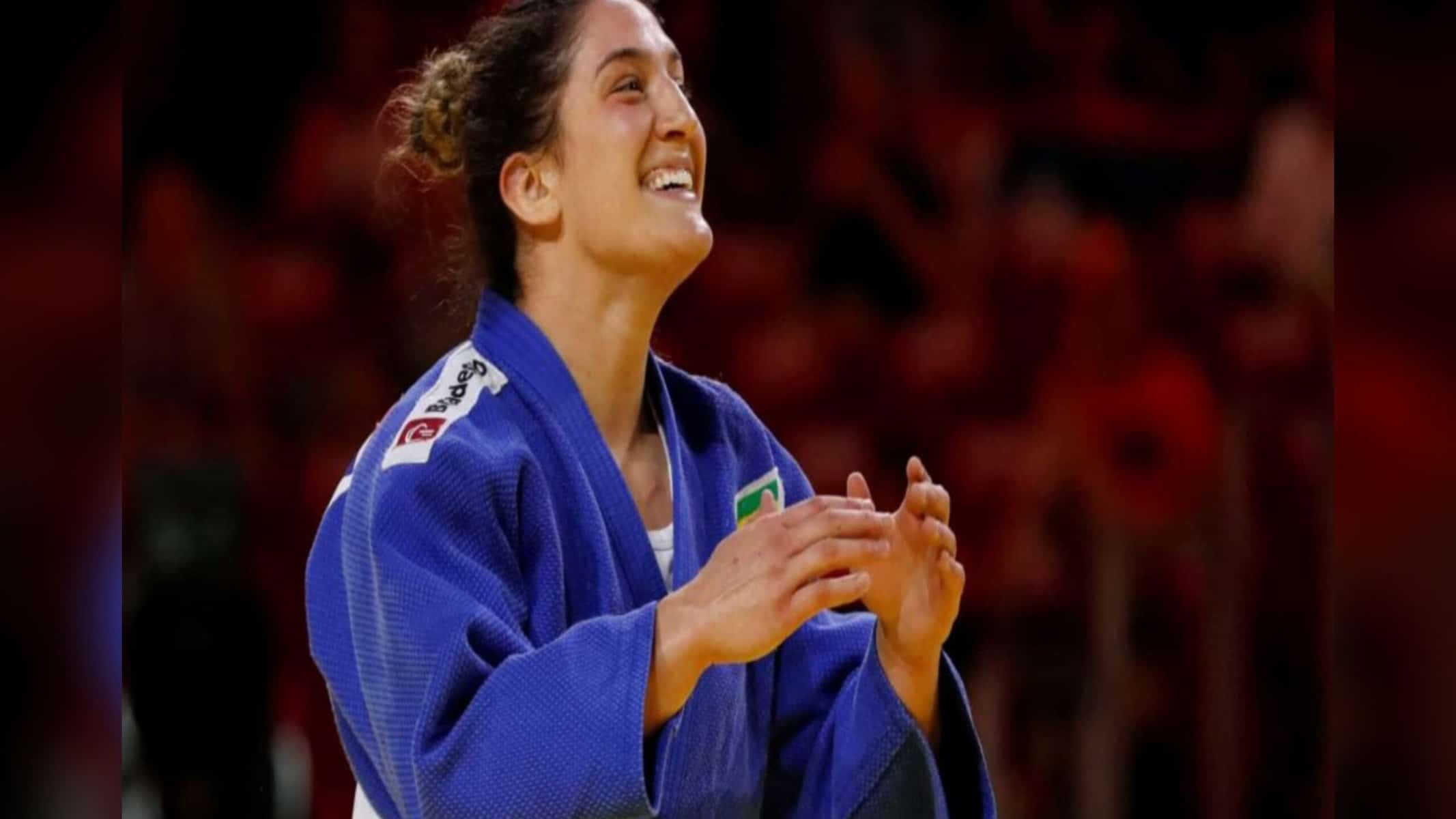 Mayra se tornou a primeira brasileira da modalidade a vencer três Mundiais. Foto: Reprodução