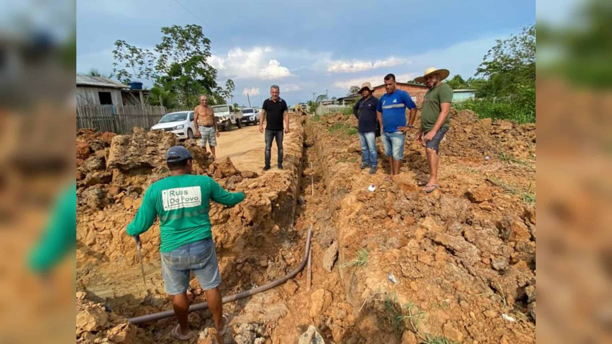 Picsart_22-10-12_17-35-00-617 Saneacre trabalhando para levar água potável aos moradores do Miritizal. Foto: Cedida