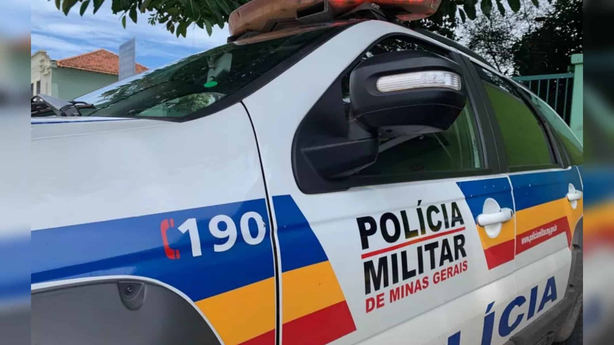 Policiais foram acionados pela irmã do suspeito em Santa Luzia — Foto: Raquel Freitas