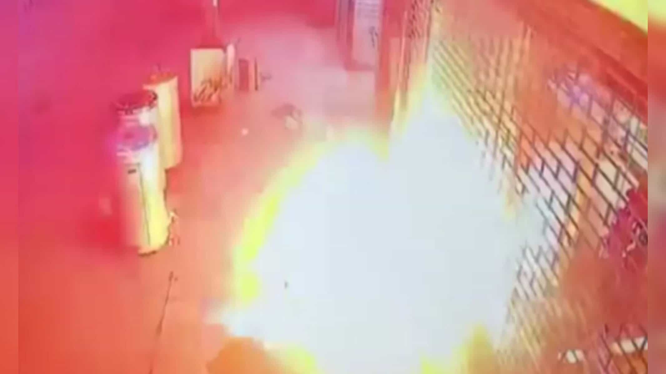 Picsart_22-10-19_17-40-10-861 Homem coloca fogo em restaurante que errou pedido e causa prejuízo de R$ 2,5 milhões (Foto: Reprodução / redes sociais)