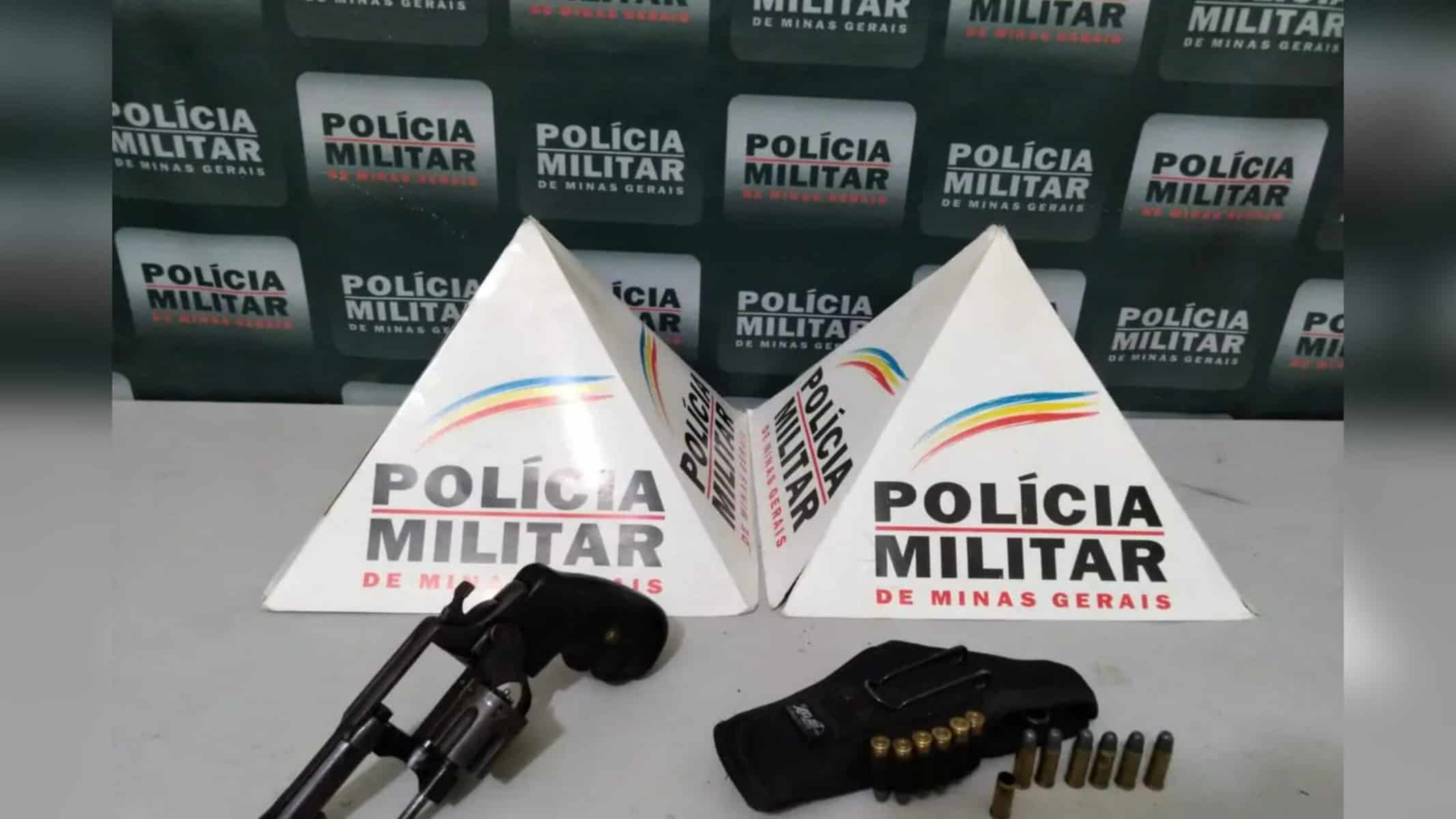 Picsart_22-10-24_18-58-18-207 Material apreendido com o suspeito do crime. — Foto: Polícia Militar