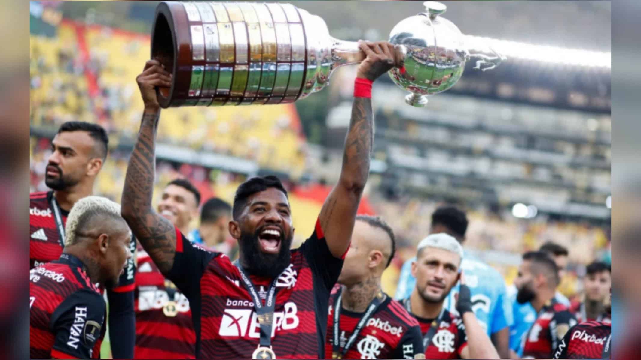 Picsart_22-10-31_18-48-20-505 Rodinei comemora título da Libertadores pelo Flamengo Foto: Marcelo Cortes/Flamengo