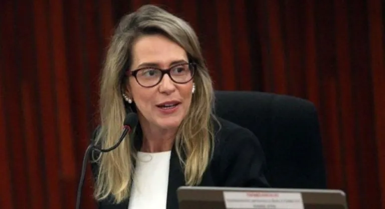 ministra-do-tse-manda-rede-social-apagar-video-da-cut-contra-bolsonaro-24082022001137176 ministra-do-tse-manda-rede-social-apagar-video-da-cut-contra-bolsonaro-24082022001137176