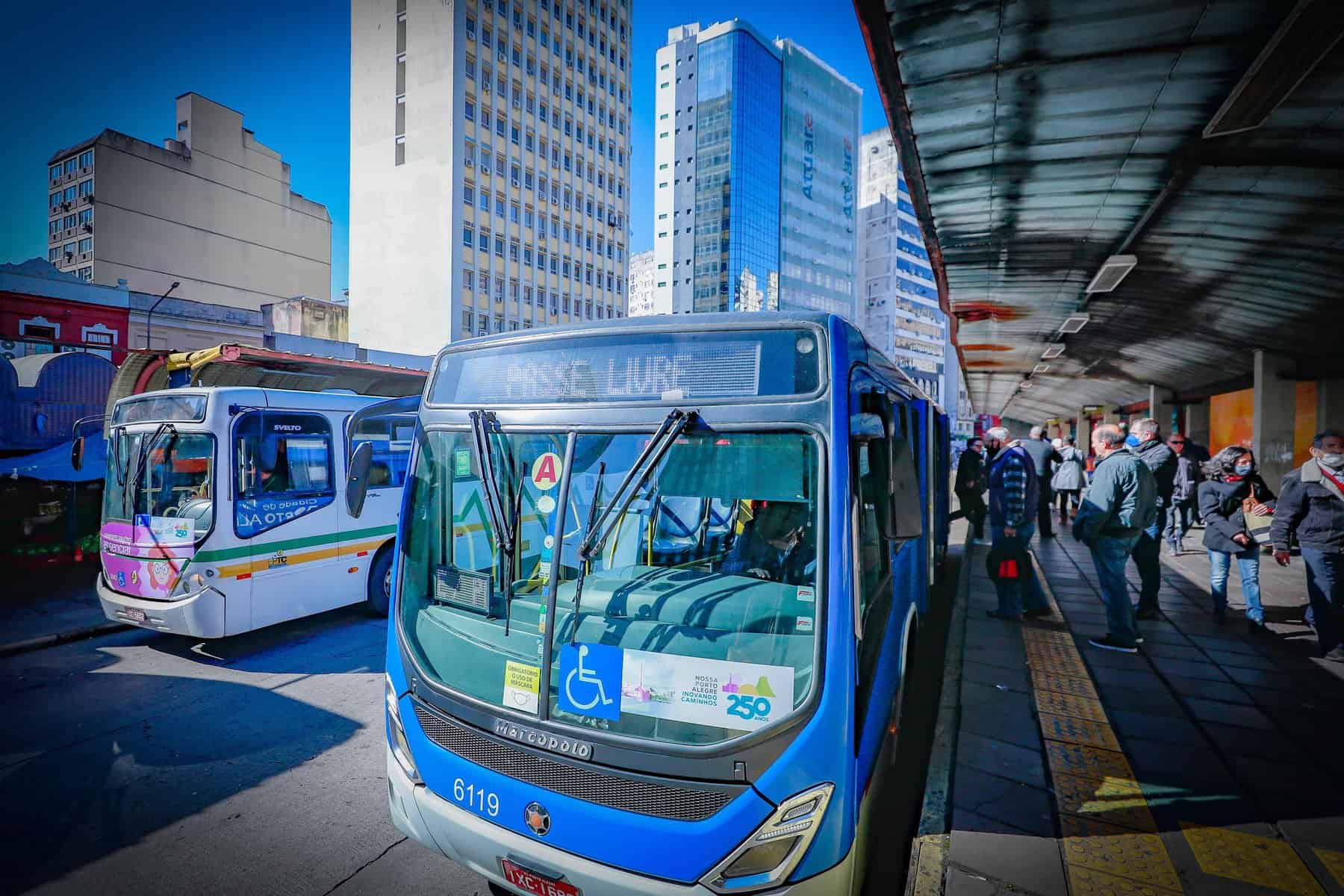 SMMU – Passe Livre Porto Alegre, RS 20/8/2022: Para facilitar o acesso aos locais de vacinação neste dia D, haverá passe livre nos ônibus do sistema de transporte coletivo da Capital. Foto: Alex Rocha/PMPA