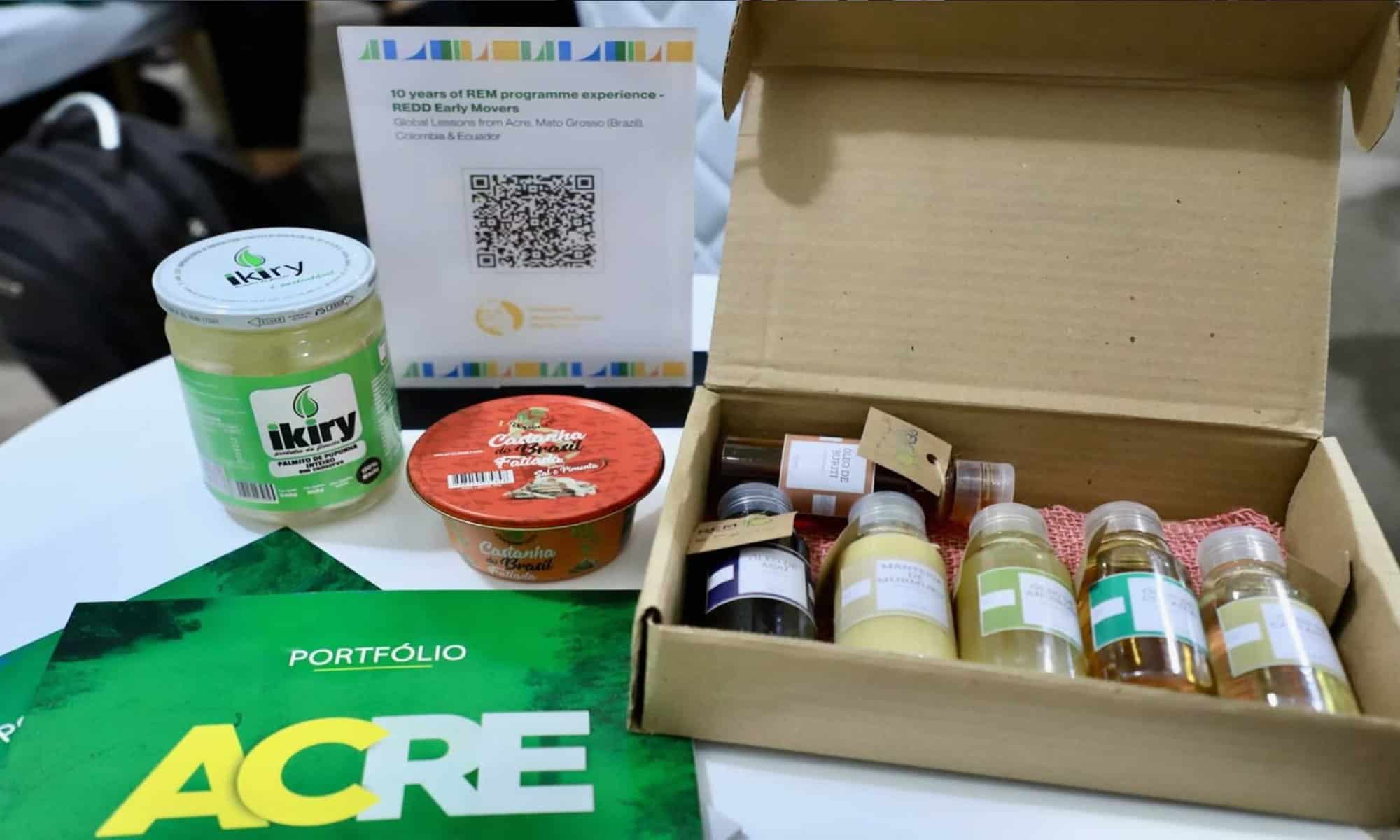 02 Kits estão sendo entregues durante as reuniões. Foto: Pedro Devani/Secom