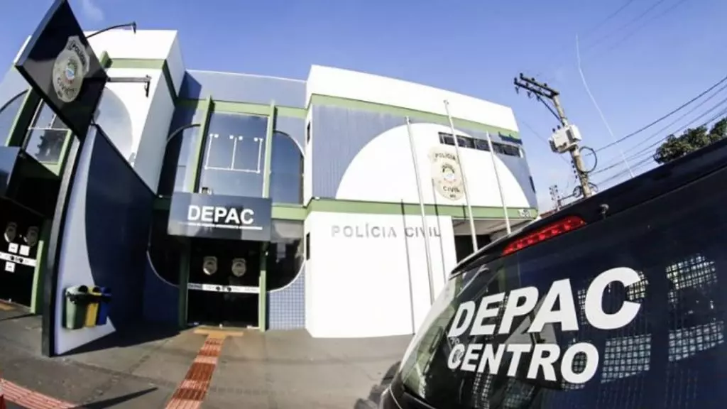 1depac-1024×576.jpeg(1) Mulher foi levada para a delegacia e menina entregue ao tio (Henrique Arakaki, Midiamax)