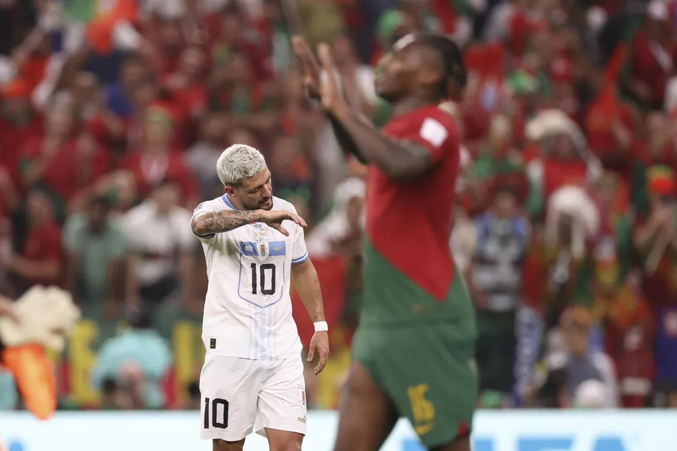 De Arrascaeta entrou bem contra Portugal — Foto: EFE/ Juan Ignacio Roncoroni