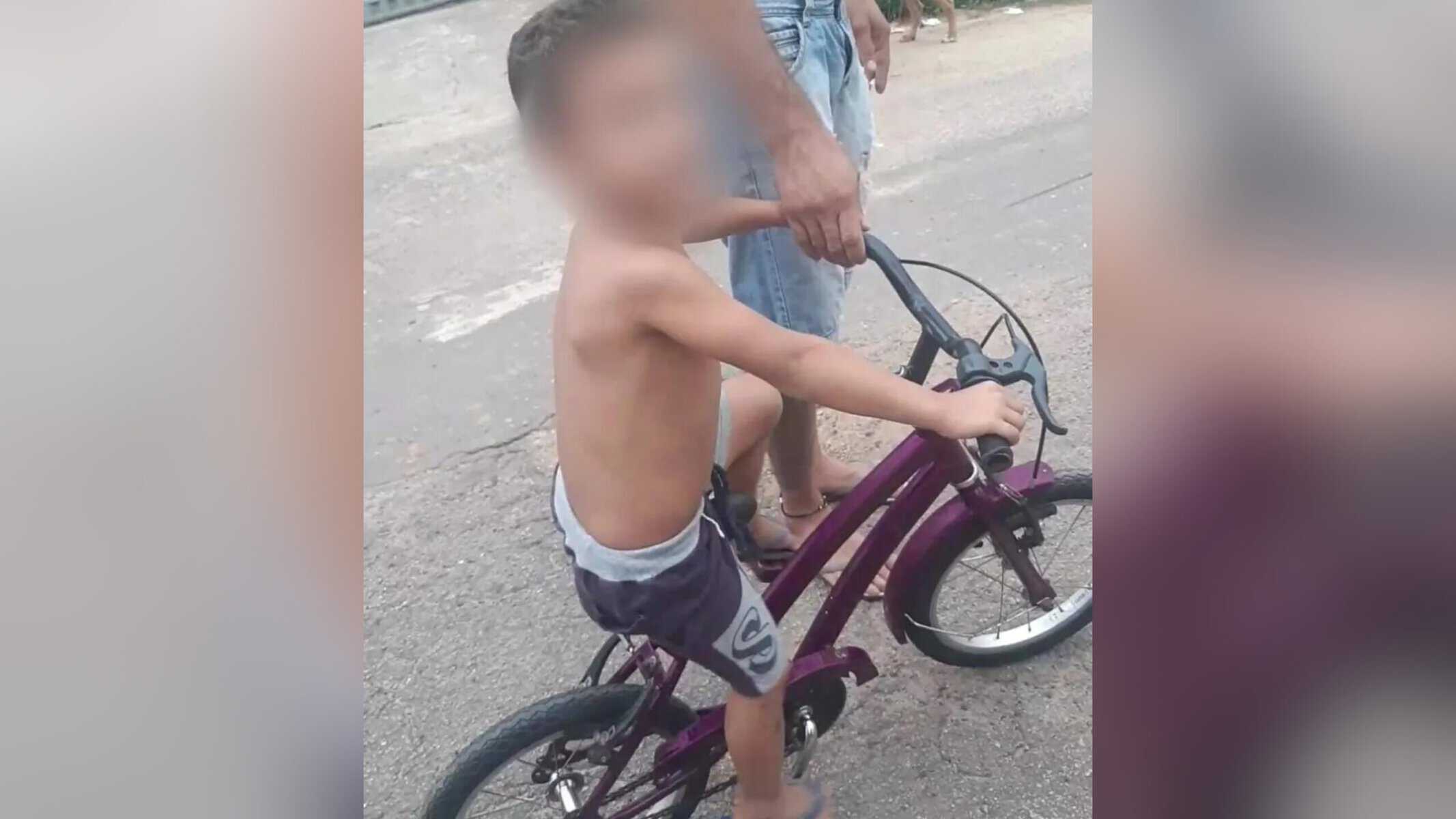 Menino de 4 anos some quando andava de bicicleta no AC, é deixado em abrigo — Foto: Arquivo pessoal