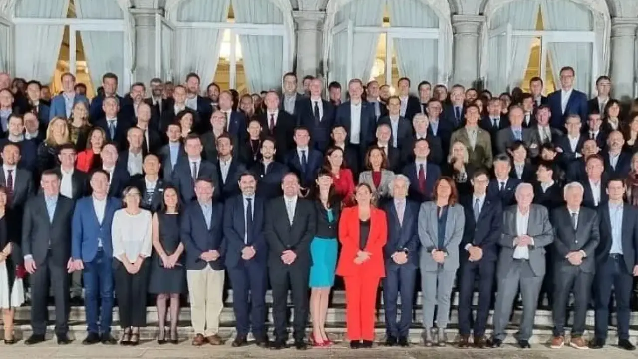 Solenidade-oferecida-pela-prefeita-de-Barcelona-3-e1668713848301