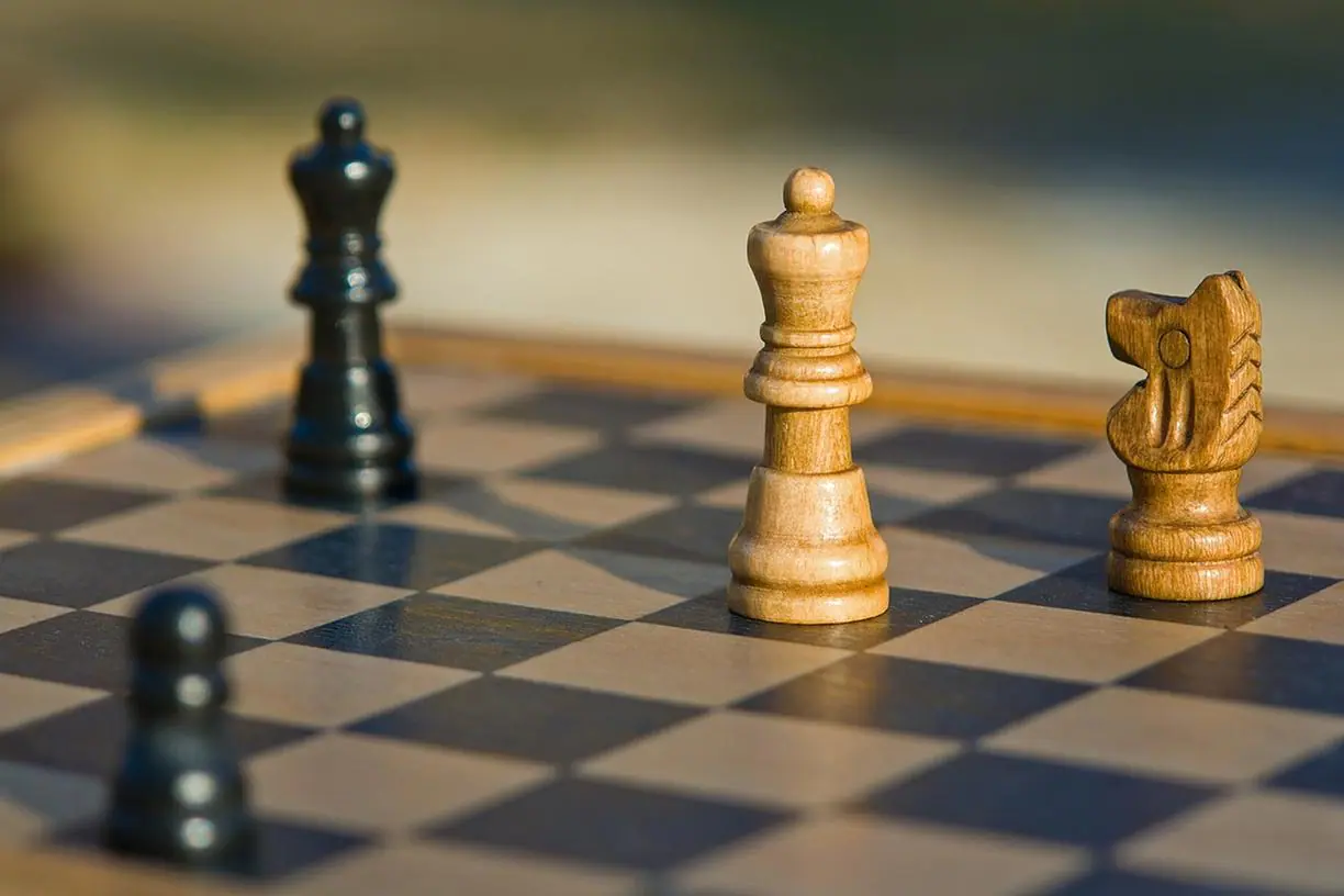 xadrez-jpg Suspeito voltou para a casa da vítima após praticar o crime e jogou xadrez com o companheiro dela — Foto: IMAGEM ILUSTRATIVA - Reprodução / Pixabay