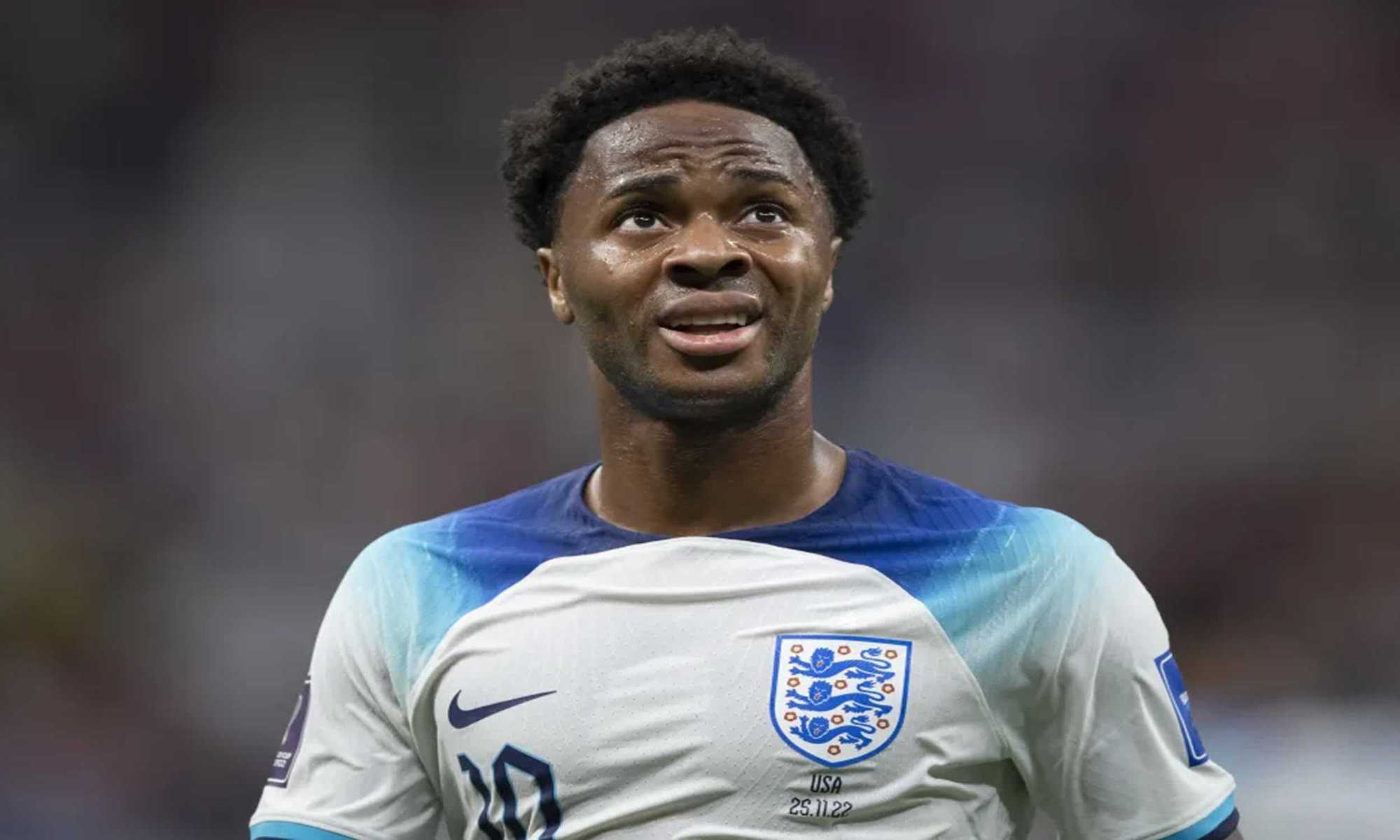 09 Raheem Sterling foi cortado do jogo contra Senegal e voltou para a Inglaterra após assalto á sua casa. Foto: Visionhaus/Getty Images