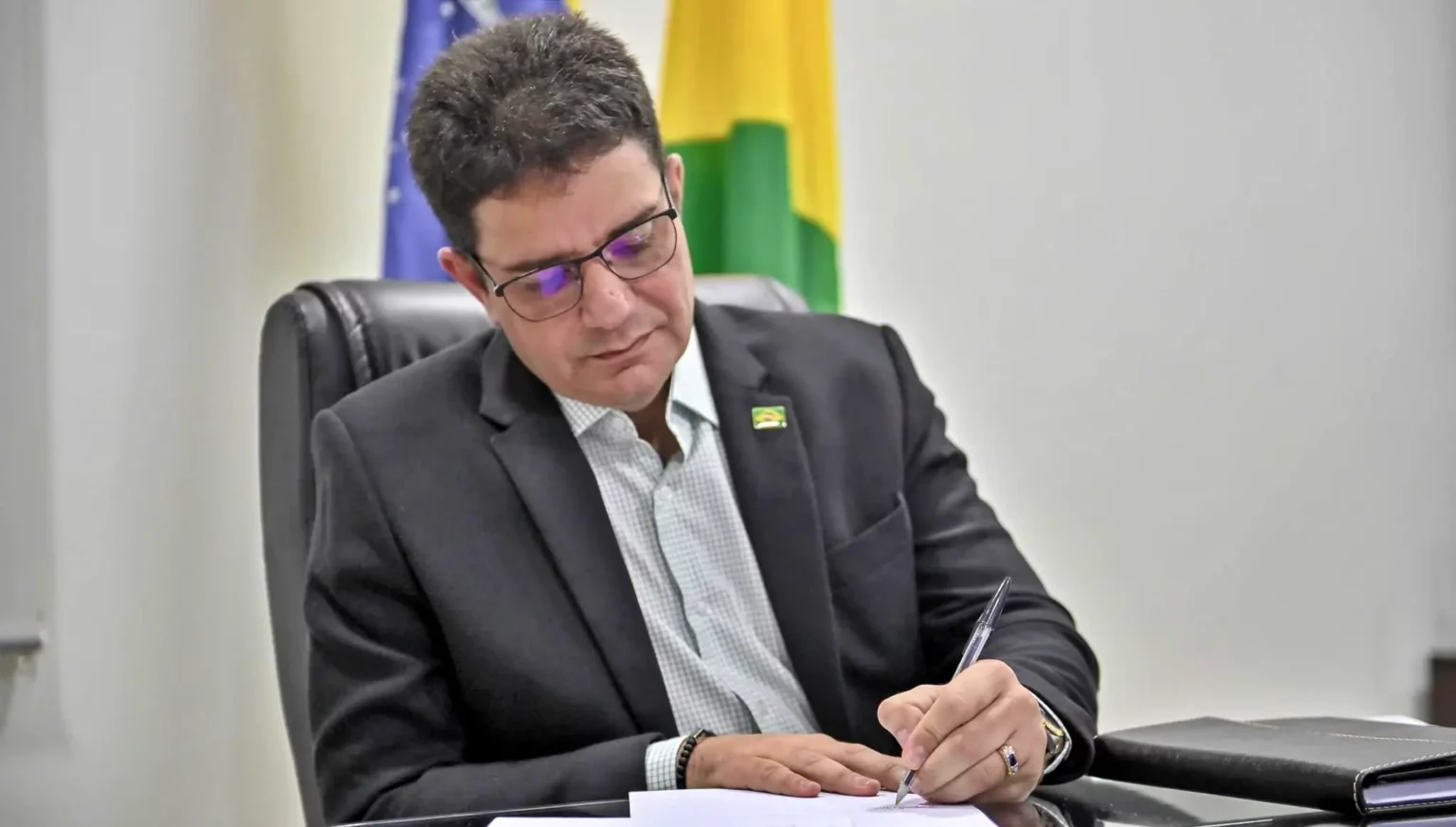 Gladson-1-1536×872 Gladson-1-1536x872