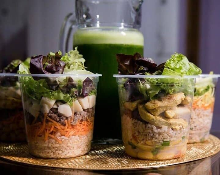 Imagem-do-WhatsApp-de-2022-12-05-as-08.49.19-720×572 Hozana relata que, mesmo a clientela tendo poder aquisitivo para consumir em bons restaurantes, preferia suas saladas. Foto: Arquivo pessoal