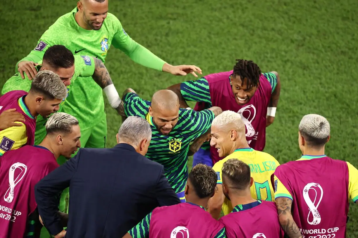 Tite22-jpg(1) Tite fez a dança do pombo em comemoração ao gol de Richarlison — Foto: Reprodução Twitter @fifabr