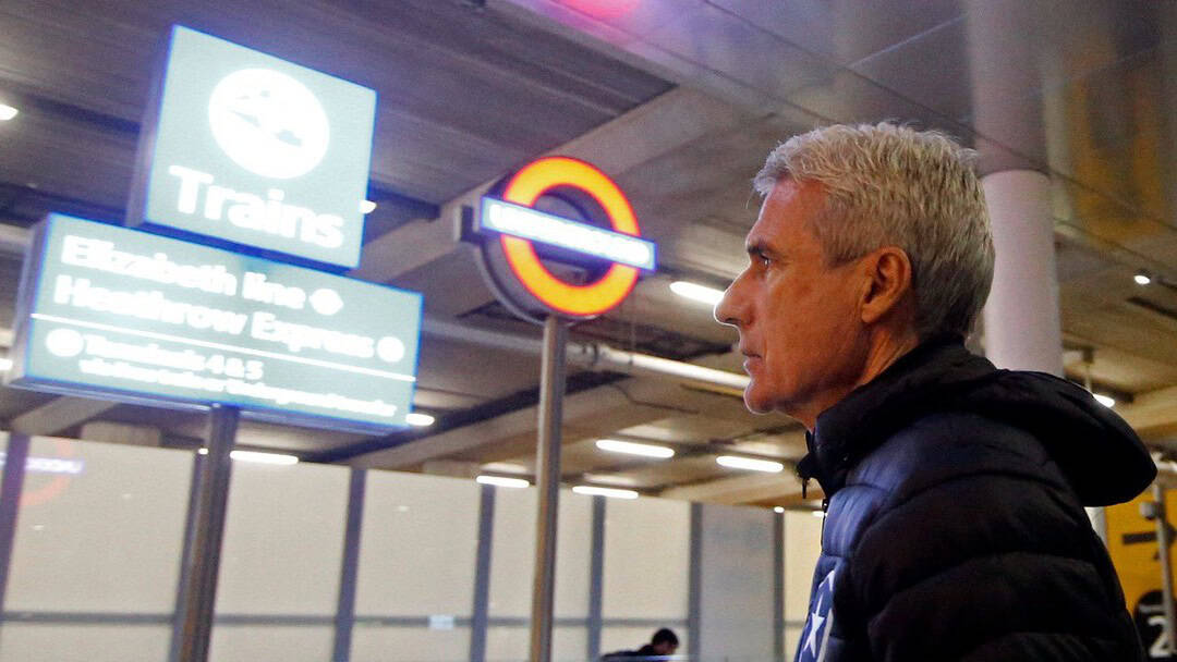 Luís Castro, do Botafogo, durante excursão em Londres — Foto: Vitor Silva/Botafogo