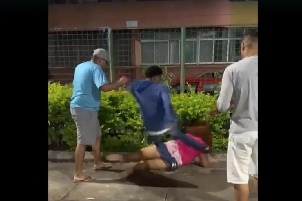 Crime foi completamente filmado por uma pessoa — Foto: REPRODUÇÃO/REDES SOCIAIS