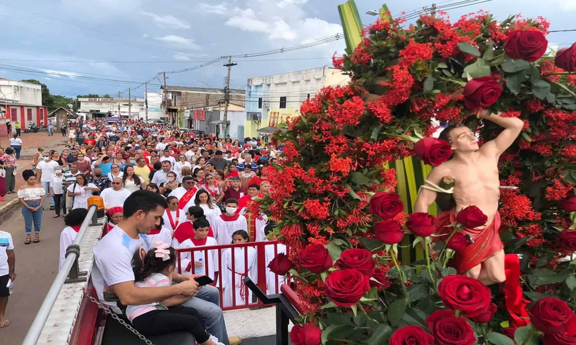 Procissão em Rio Branco teve percurso de aproxidamente 2,5 quilômetros — Foto: Consuela Gonzalez/Rede Amazônica Acre