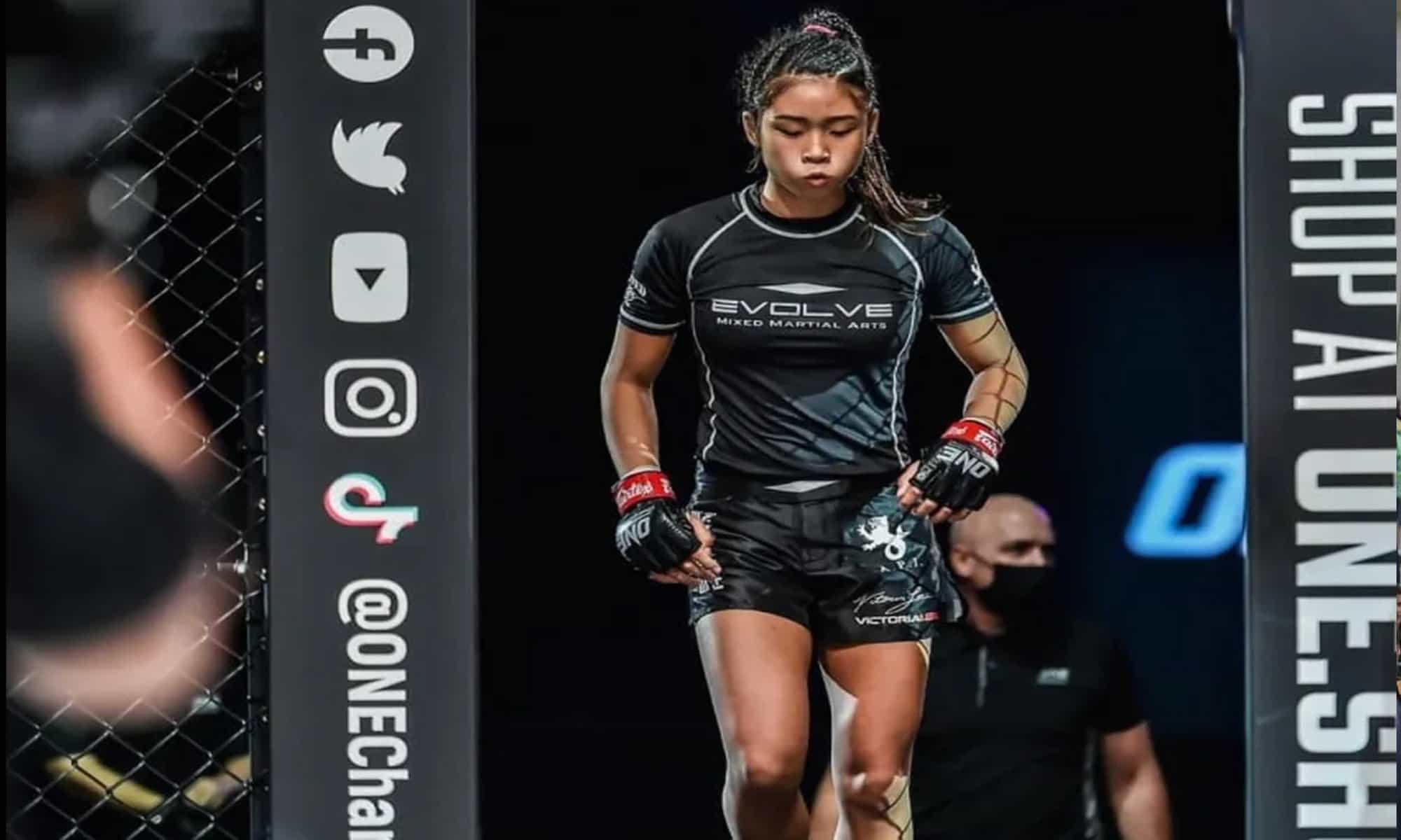 08 Victoria Lee em ação no ONE Championship, organização de MMA (Foto: Reprodução/Instagram)
