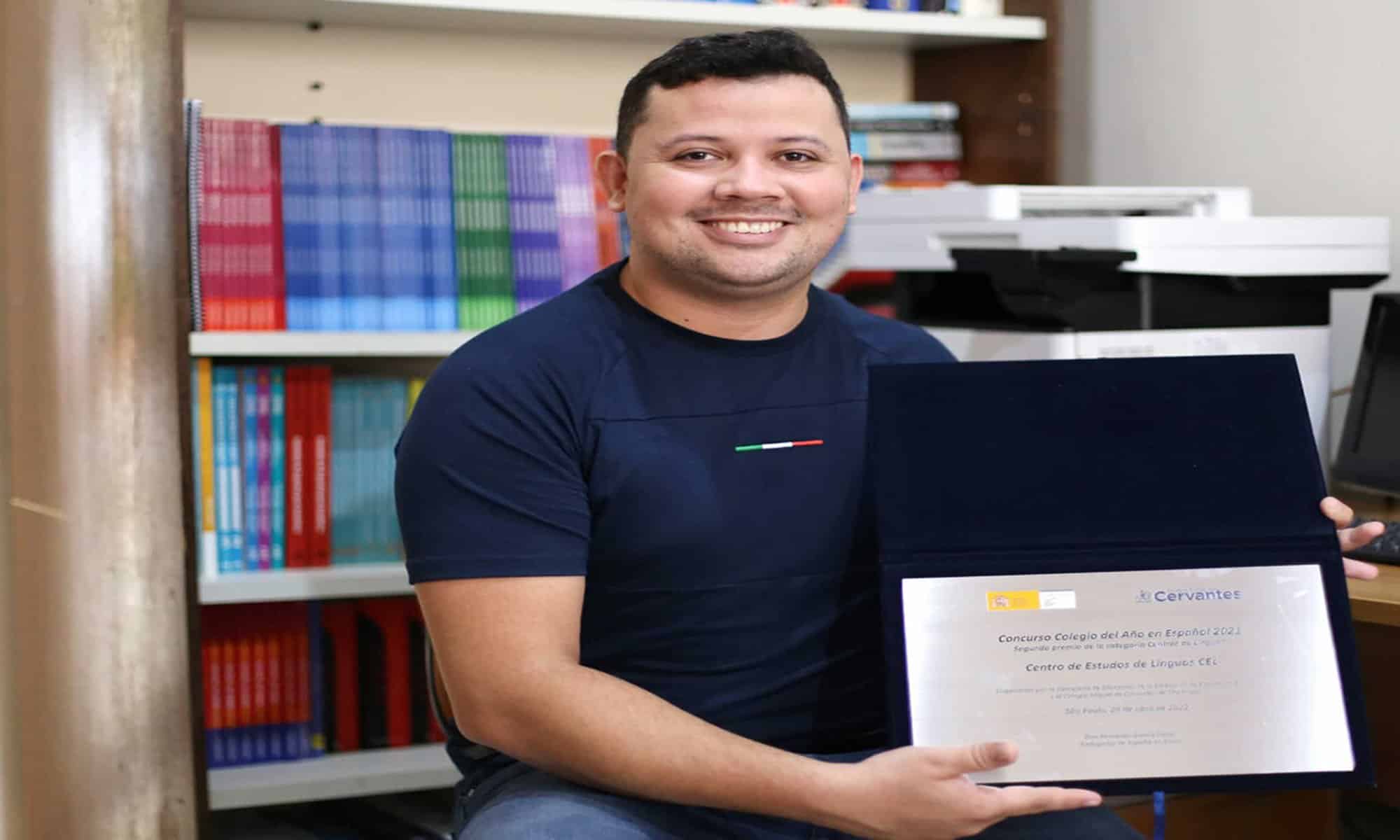 Professor de Espanhol do CEL participará de uma imersão cultural educacional em Buenos Aires, representando o Acre. Foto: Mardilson Gomes/SEE