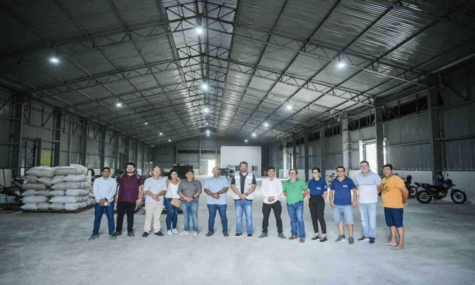 15 Equipes do governo realizaram visita técnica no armazém da Cageacre em Cruzeiro do Sul, na tarde desta quarta-feira, 25. Foto: Marcos Santos/Secom