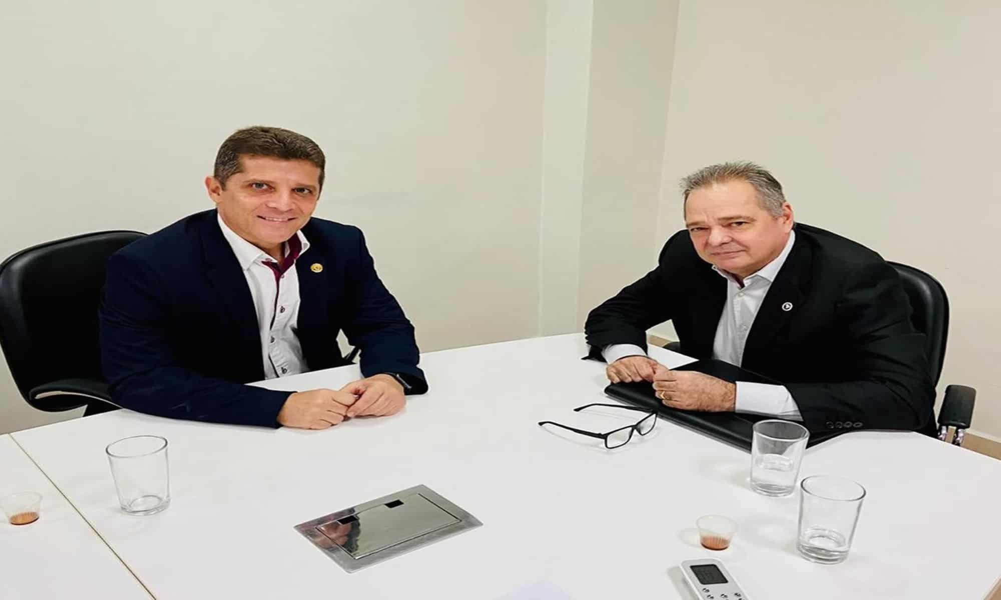 16 A reunião teve o objetivo de estreitar os laços entre as instituições. Foto: Cedida