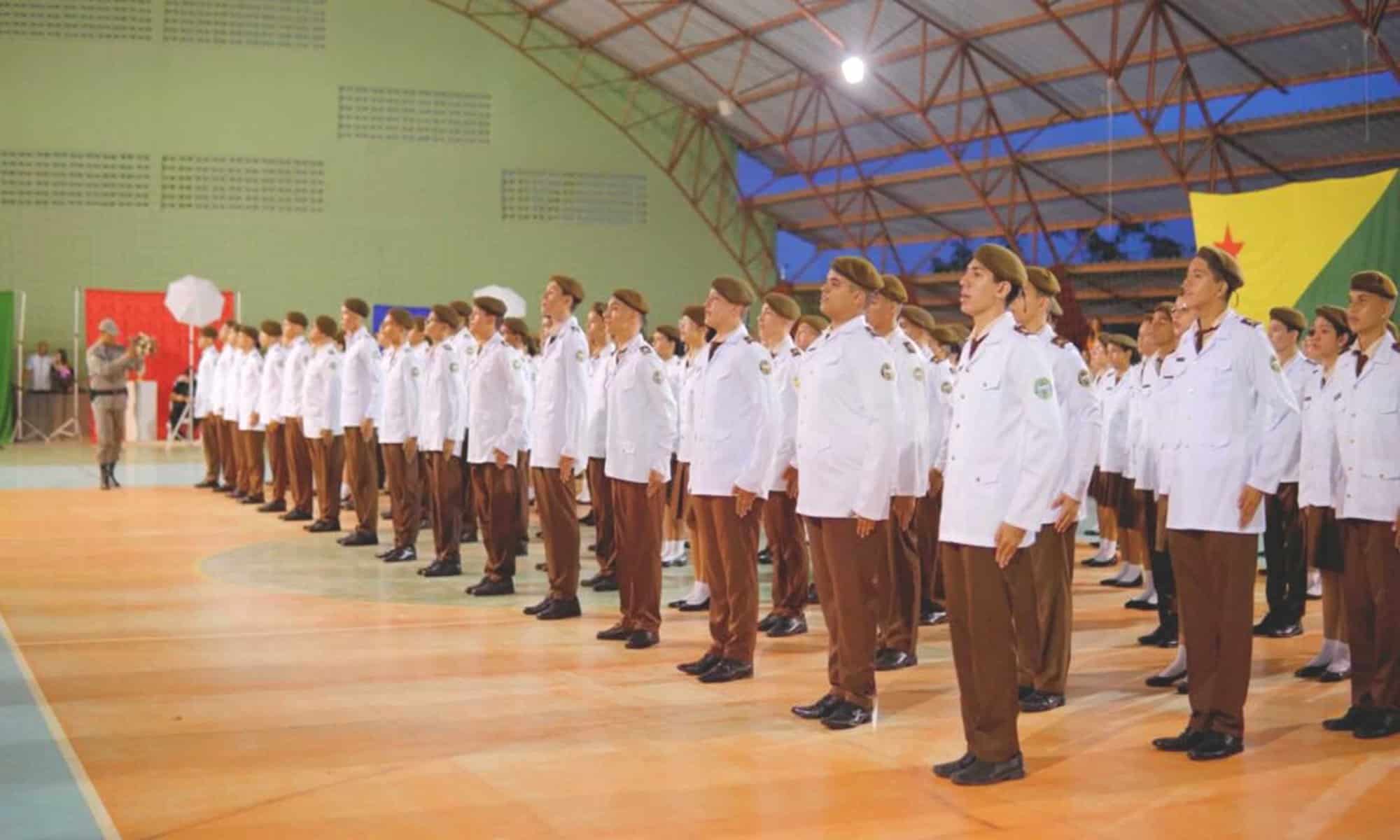 Foram 120 alunos formados no Ensino Fundamental II. Foto: Douglas Barros