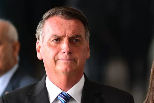 Após-reunião-com-ministros-e-aliados-jair-Bolsonaro-fará-primeiro-pronunciamento-aos-brasileiros-9-600×400 Após-reunião-com-ministros-e-aliados-jair-Bolsonaro-fará-primeiro-pronunciamento-aos-brasileiros-9-600x400