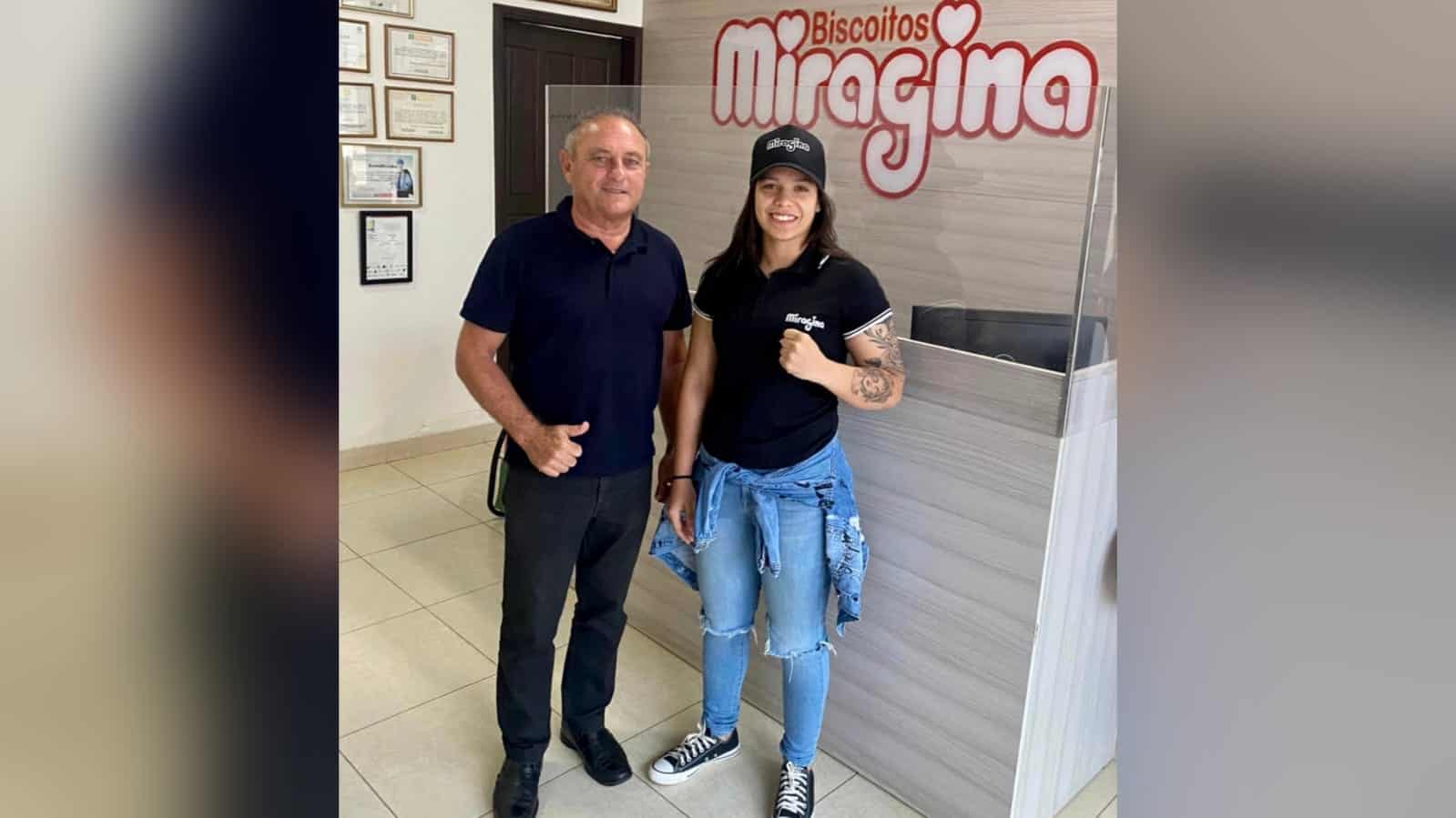 Imagem do WhatsApp de 2023-01-25 à(s) 22.59.56 O empresário José Luiz ao lado de Waleska Karolaine após a renovação do acordo