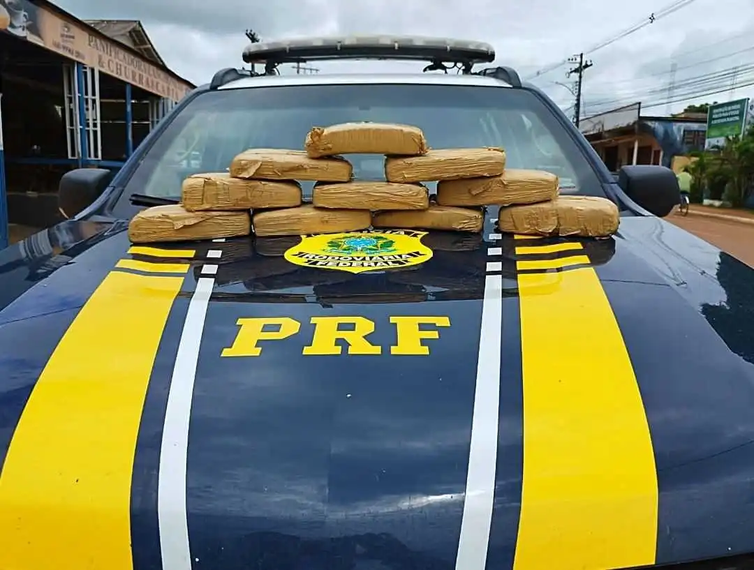 Toda a sroga e o suspeito apreendido foram conduzidos para a delegacia de Senador Guiomard – Foto/divulgação