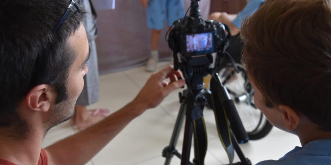 cinema_Easy-Resize.com_-1140×570 cinema_Easy-Resize.com_-1140x570